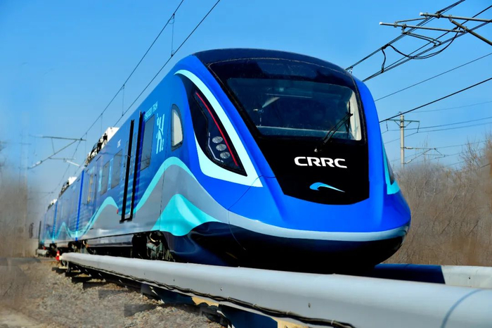 国内首列氢能源市域列车开展型式试验 试跑达速160|轨道交通|氢能源