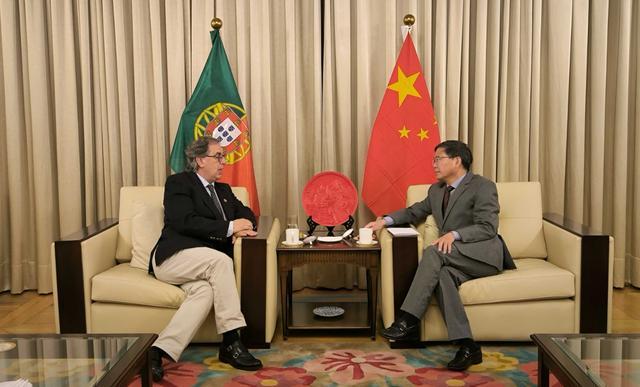 驻葡萄牙大使赵本堂会见西班牙外交学会驻葡代表巴罗斯