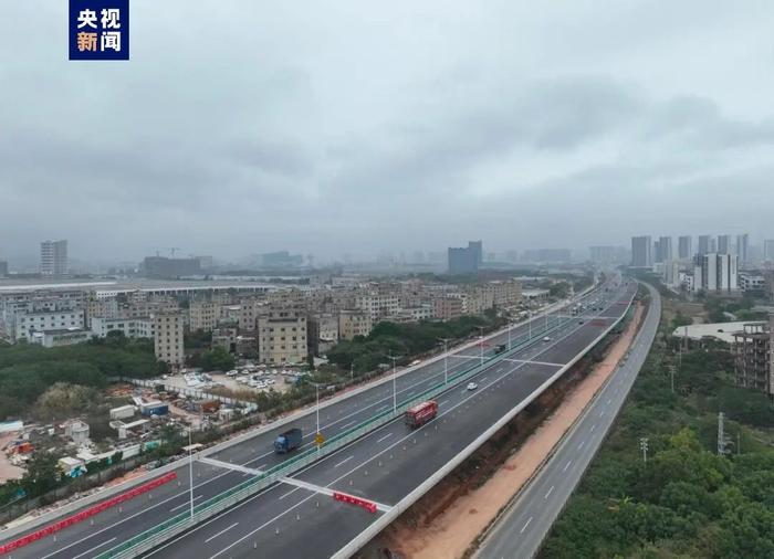 是目前深汕特别合作区唯一一条直连深圳的高速,起于汕尾陆丰市,终于