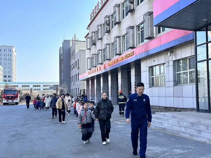 研学活动童行消防站萌娃致敬蓝朋友浑南区教育局第二幼教集团走进浑南