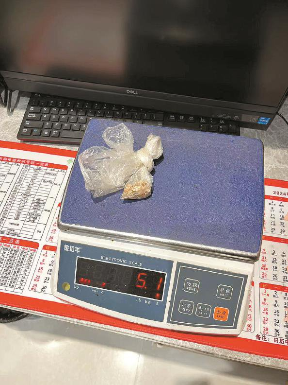             每剂中药山慈菇应为10克，现连袋重5.1克          