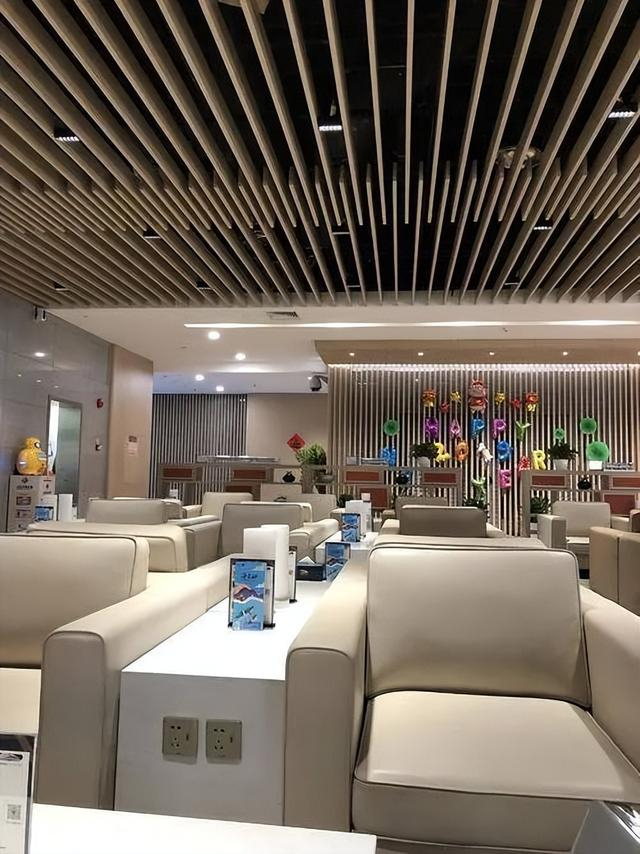 战友们,退役后坐高铁可享受贵宾服务!|退役军人|贵宾|优待_新浪新闻