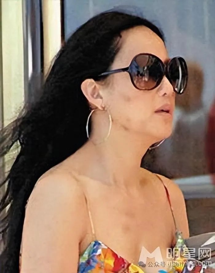 章小蕙搞垮两个有钱人后在另一个圈子风生水起