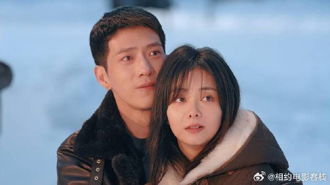 路晨搂着归晓看日出,将这一浪漫景象取名:晨晓,甜炸了