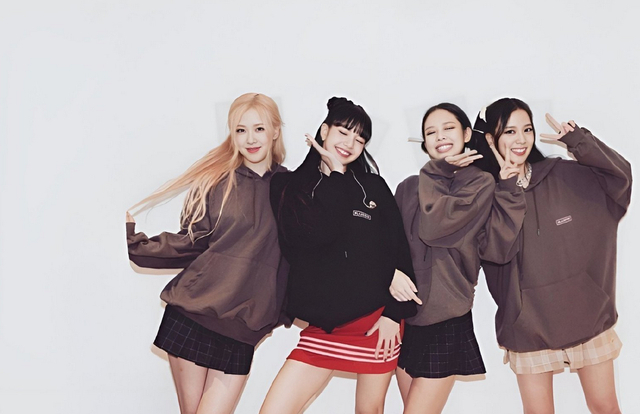 yg曝blackpink续约金,高达400亿韩元,粉丝:真不多