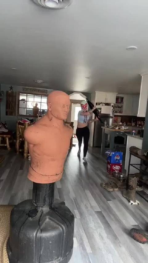 假人早知道烂厂里了