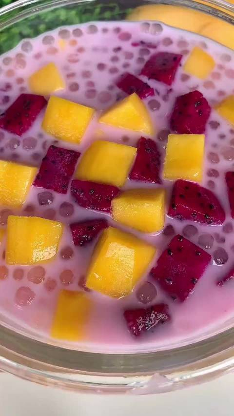夏天来上一碗水果西米露简单太舒服了q弹爽滑一家人都爱吃
