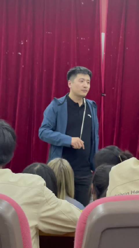 张雪峰老师人为什么要坚持风趣幽默值得一听