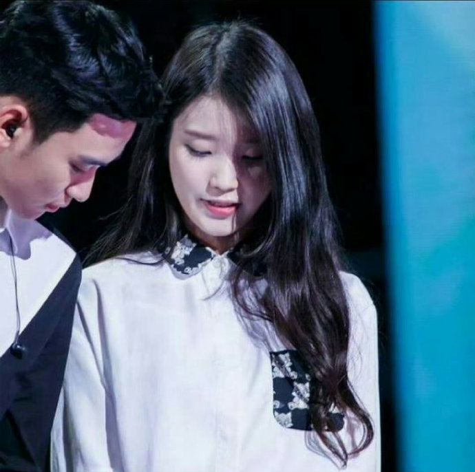 金秀贤iu合照真的好养眼|金秀贤|iu_新浪新闻