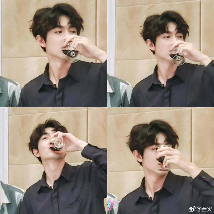 林更新更新简介,更新成999999亿少女的梦了
