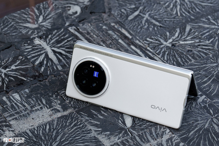 轻薄颜值新巅峰,vivo x fold3 图赏|折叠屏|影像|直板机_新浪新闻