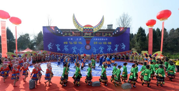 四川古蔺县万亩油菜花迎春盛放 加快发展全域旅游新格