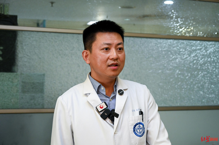 这个手术在四川大学华西医院肺移植中心完成→|手术