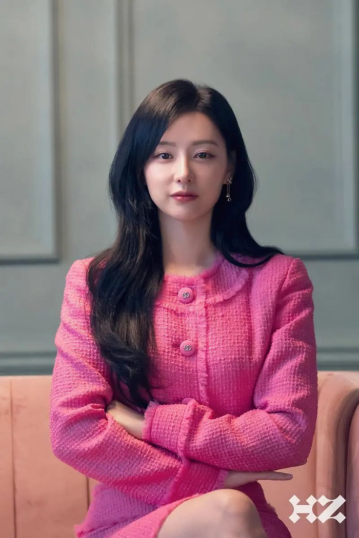 《继承者们》中饰演rachel刘金智媛的财阀千金感穿搭,绝对吊打许多