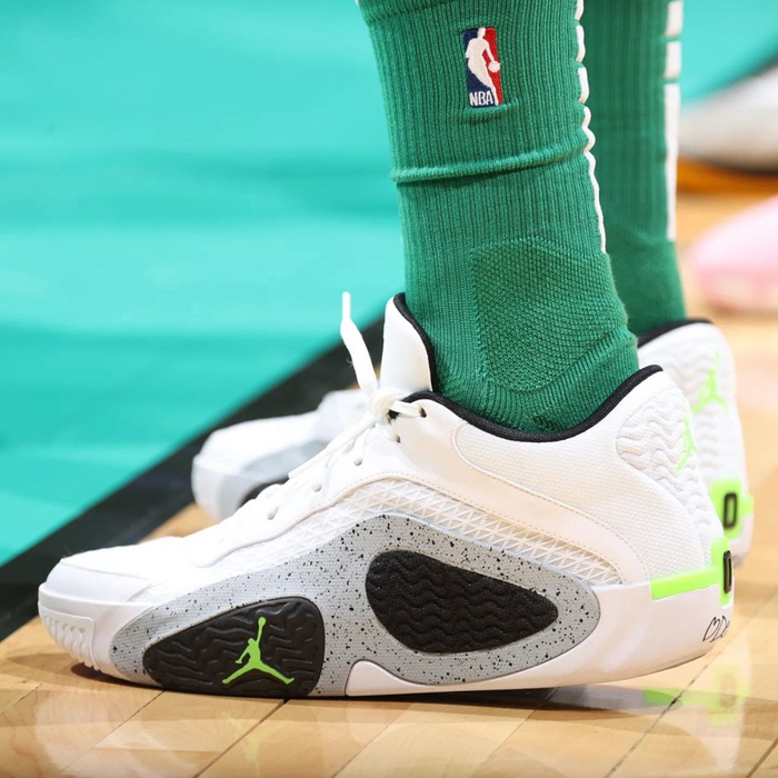 nba 球鞋合集!疯狂三月开战!球星集体上脚大学 pe!