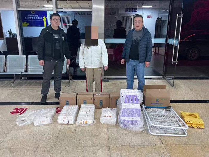 四川荣县一对男女在街头扫码送礼品非法获利数万元被采取刑事强制措施