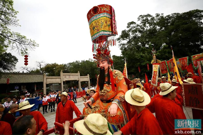 "五子朝王"万人观礼 "波罗诞正诞日"迎来庙会最高