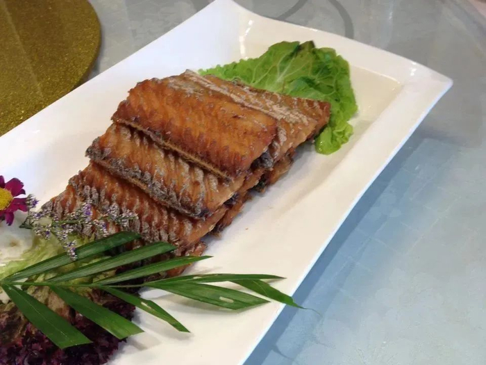 吕四带鱼,丰腴油润,味道鲜美,口味宜清淡,更显其鲜美,清蒸最能品出