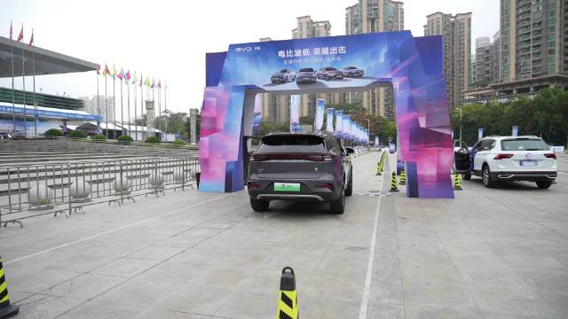 海灵车展组委会在深圳乃至全国各新能源汽车主机厂的支持下