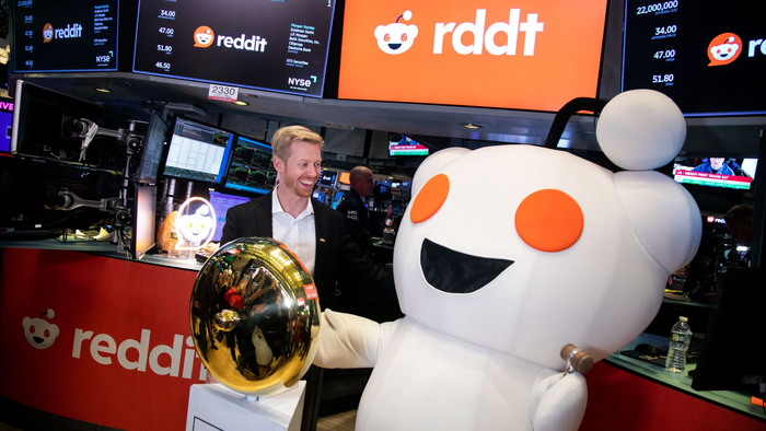 reddit和天涯一个上市一个等待重启