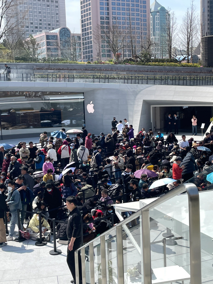 上海「apple store」免费发的伴手礼,也被撸了.