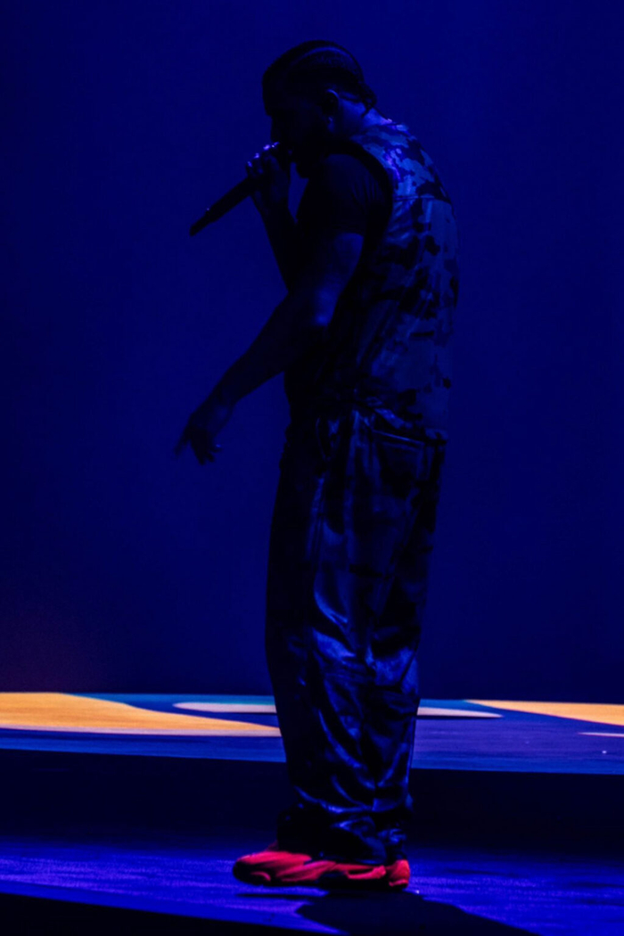 实物泄露drake亲穿的nike联名鞋看清了