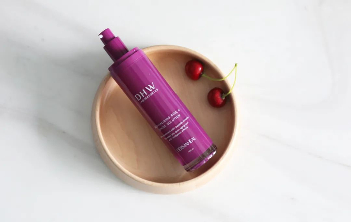 坚持使用会发现特别的保湿和舒缓肌肤~划线价328元，折后258元就可以入手~