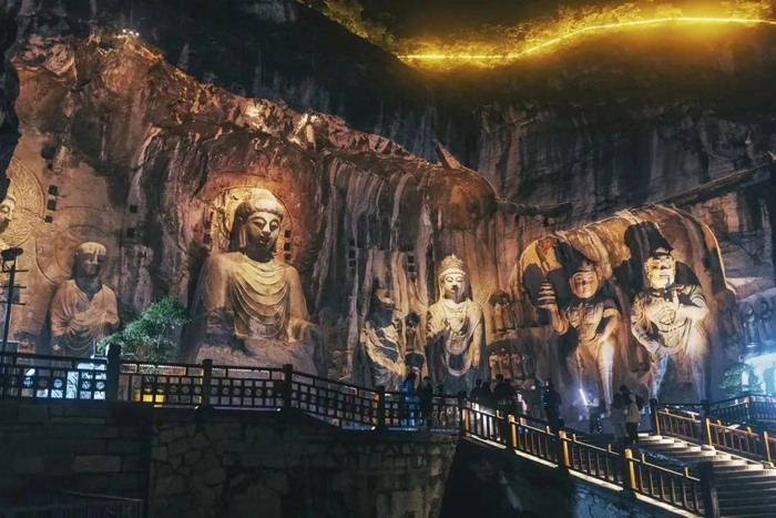 河南多地打造夜游新体验|博物馆|二七塔|龙门石窟_新浪新闻