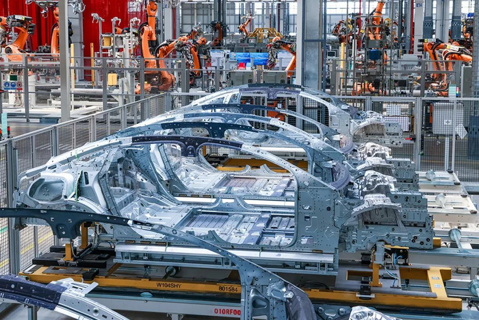 2022年，北京奔驰顺义工厂生产线。（区发改委供图）