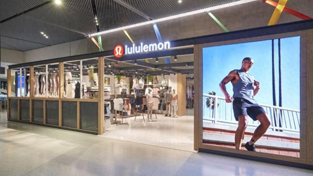 业绩指引不及预期lululemon股价跌近16新开门店集中在中国
