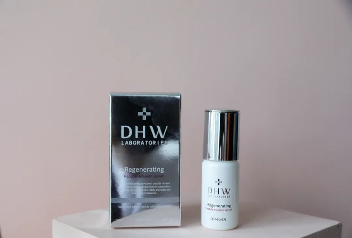 它针对肌肤开始有的倦怠感，或是已经有明显的下垂、细纹等等问题的人群，敏感肌或是刚刚做过院线项目也都可以放心使用～