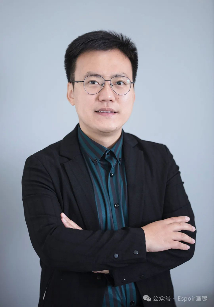 博士,清华美院社会美育研究所副所长,清华大学艺术博物馆博士后,元