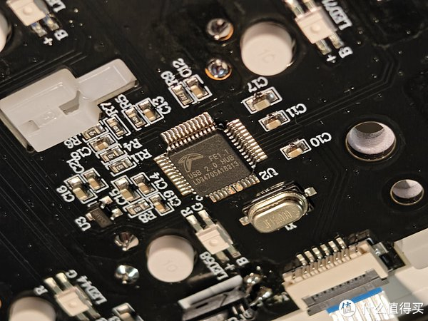 触控芯片为gt911,一款常用于电容式触摸屏控制的芯片.