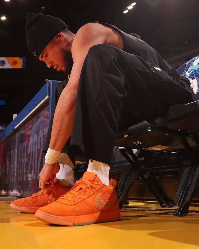 终于破发了nike耐克布克1新配色曝光确认发售