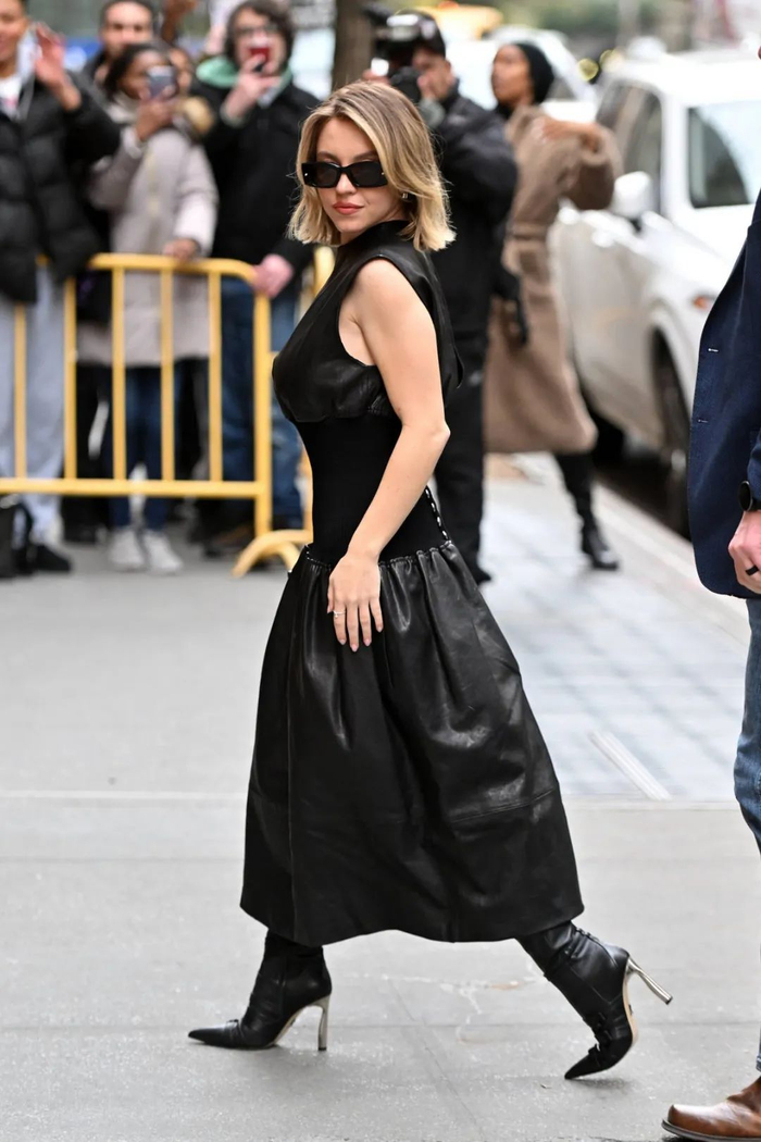 王子文这一套,远看还以为是贝嫂,这期还有耐看的高圆圆!