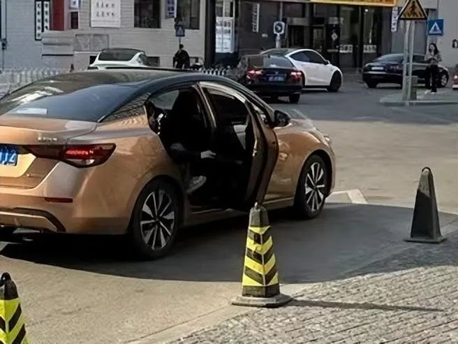 地方性法规对出租车司机或网约车司机设置户籍门槛的规定曾引发广泛