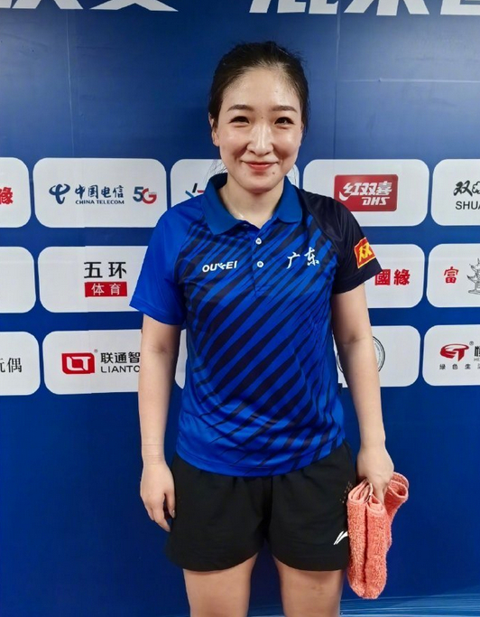 刘诗雯大年初三回队伍训练|刘诗雯|乒乓球|国际乒联_新浪新闻