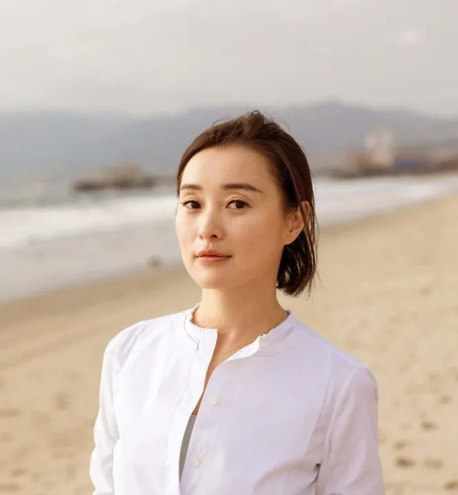 52岁未婚未育,她活成了最干净的女星|我的妹妹,安娜|吴越_新浪新闻