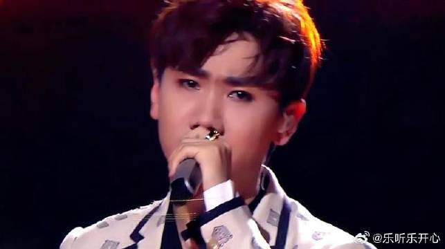 汪苏泷深情演唱为你写诗一字一句唱入全场女粉丝的心扉