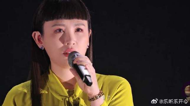 魏如萱深情献唱《寂寞的恋人啊》,歌声太唯美,听醉了