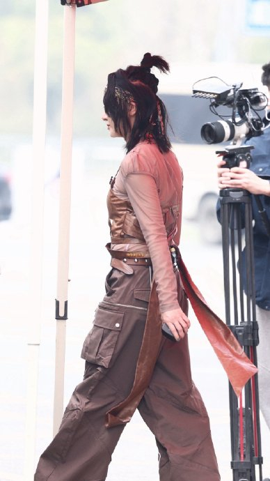 有网友分享尚雯婕换了新发型,感觉真的很不错!|尚雯婕|发型_新浪新闻