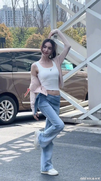 戚薇,柳岩,谢金燕,尚雯婕,范湉湉,郑妮可,yamy,苗苗,吴恙,何洁,刘忻