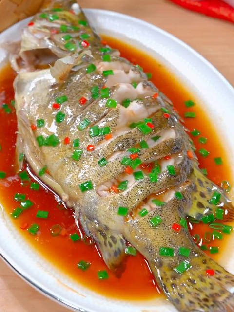 很多人喜欢吃饭店的清蒸鱼,却怎么都做不好,可以试试我这么做…_手机