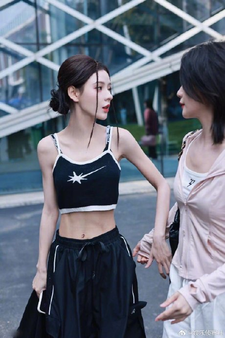 感觉张予曦吴恙的同框好nice,两个人的颜值还是比较在线的…|吴恙