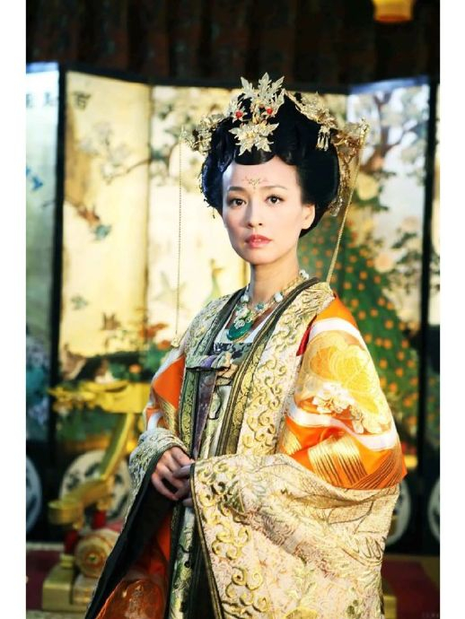 甜美酒窝女神,可惜却翻车了 00张庭 1970年6月20日出生于中国台湾省