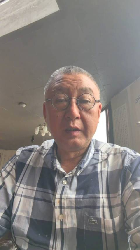 樊大爷给大家摆一个闲龙门阵说起耍的不要认真哈早上好吃饭了没有