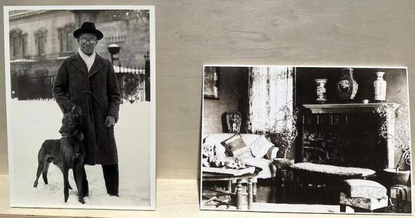 展览现场，左：伍连德在北京，1930年；右：伍连德位于今上海江苏路的故居，约1930年代