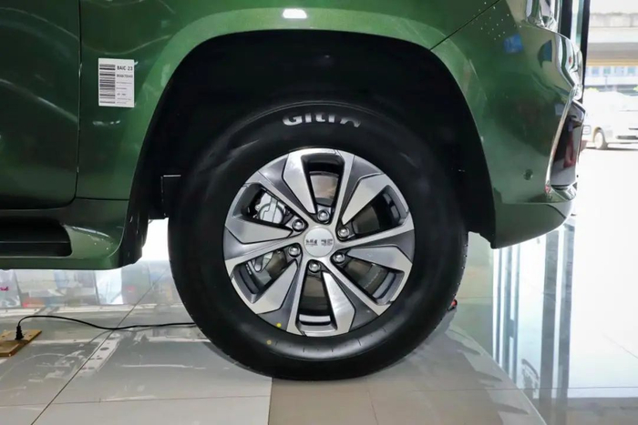 20tzf8at油耗87l轴距超2米8提供7座舒适大梁车