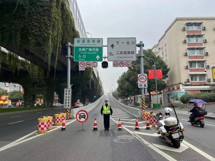 明日早高峰出行最新提示→|大风|路段|降雨_新浪新闻