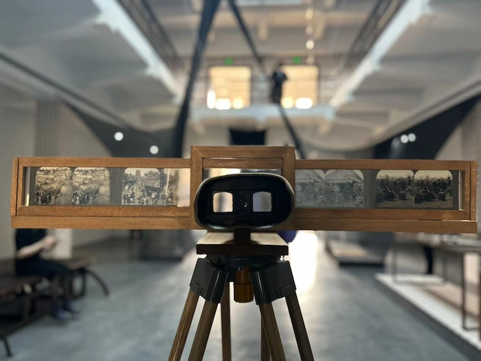 上海外滩美术馆“胡昀：远山”展览现场，《无往之路》（2017）